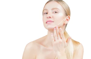 Entdecken Sie in unserem Artikel die richtige Hautpflegeroutine für Akne und Hautunreinheiten. Wir erklären die Ursachen, Auslöser und geben fachkundige Beratung für strahlende Haut. Von Reinigung bis zu gezielten Behandlungen unterstützen wir Sie auf Ihrem Weg zu einer gesunden Haut.